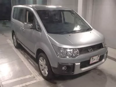 Mitsubishi DELICA D5