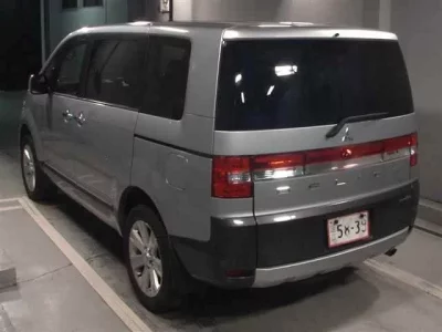 Mitsubishi DELICA D5