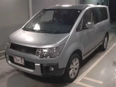Mitsubishi DELICA D5
