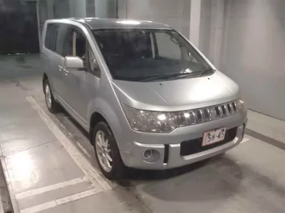 Mitsubishi DELICA D5