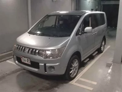 Mitsubishi DELICA D5