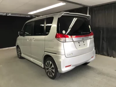 Mitsubishi DELICA D2