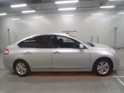 Nissan TEANA