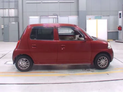 Daihatsu Esse