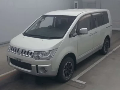 Mitsubishi DELICA D5