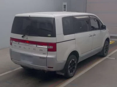 Mitsubishi DELICA D5