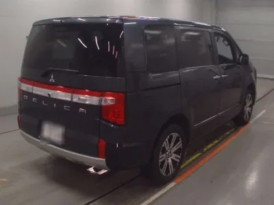 Mitsubishi DELICA D5