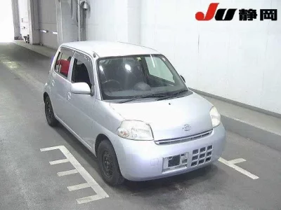 Daihatsu Esse