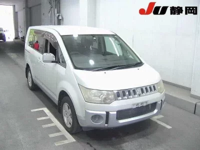 Mitsubishi DELICA D5