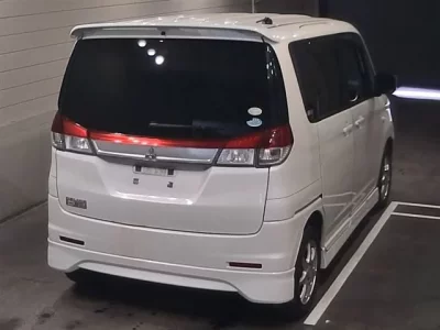Mitsubishi DELICA D2