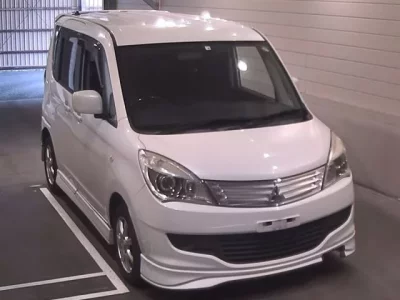 Mitsubishi DELICA D2