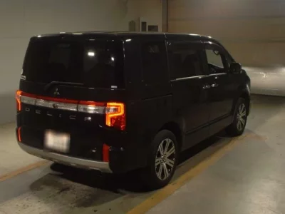 Mitsubishi DELICA D5