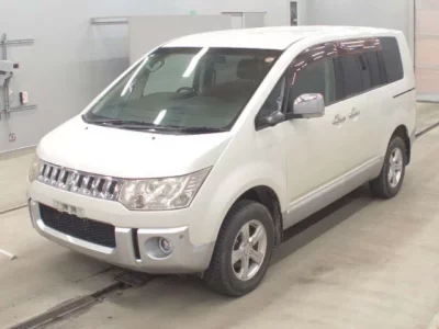Mitsubishi DELICA D5