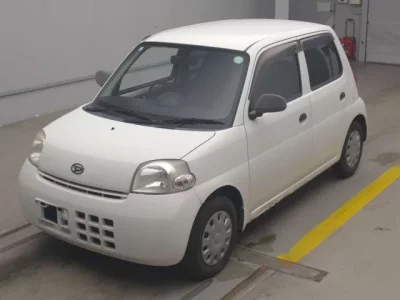 Daihatsu Esse