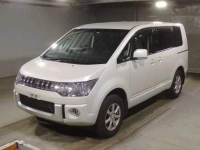 Mitsubishi DELICA D5