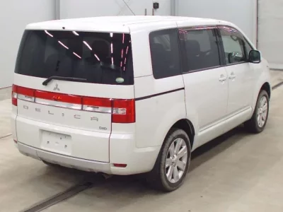 Mitsubishi DELICA D5
