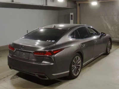 Lexus LS