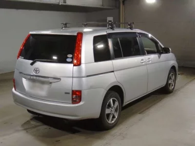 Toyota ISIS