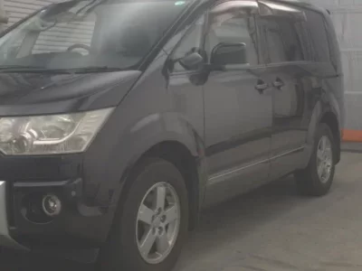 Mitsubishi DELICA D5