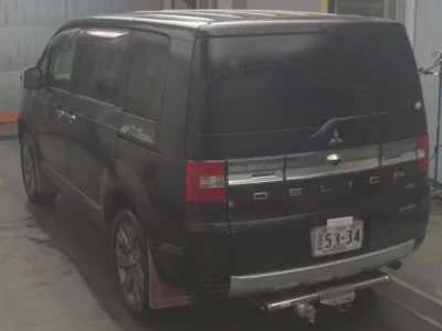 Mitsubishi DELICA D5
