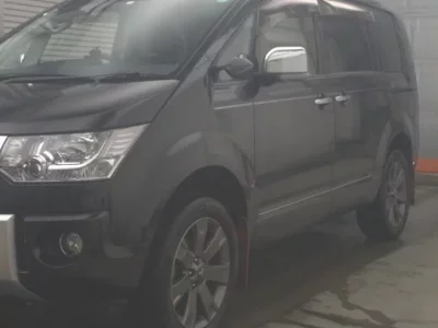 Mitsubishi DELICA D5