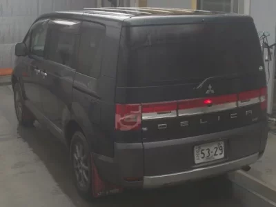 Mitsubishi DELICA D5