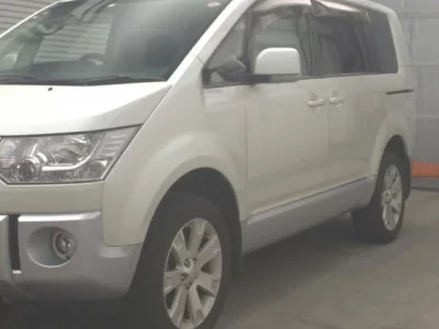 Mitsubishi DELICA D5