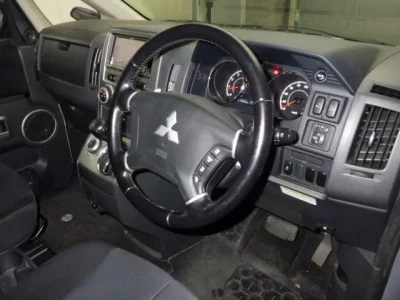 Mitsubishi DELICA D5