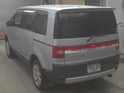 Mitsubishi DELICA D5