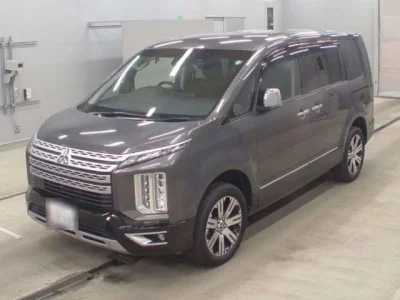 Mitsubishi DELICA D5