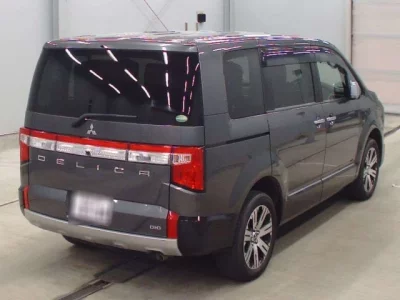 Mitsubishi DELICA D5