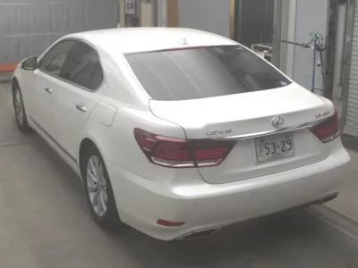 Lexus LS