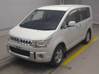 Mitsubishi DELICA D5