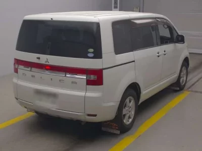Mitsubishi DELICA D5