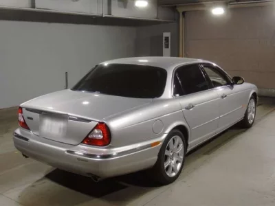Jaguar XJ SERIES