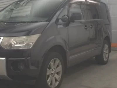 Mitsubishi DELICA D5