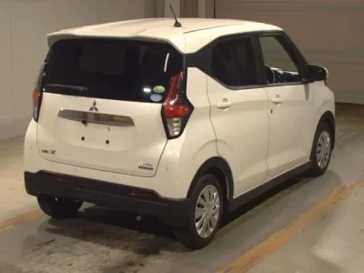 Mitsubishi EK X