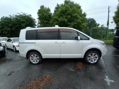 Mitsubishi DELICA D5