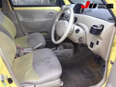 Daihatsu Esse