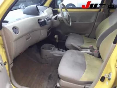 Daihatsu Esse