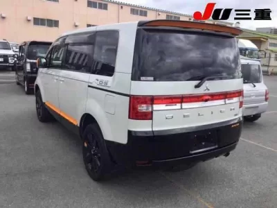 Mitsubishi DELICA D5