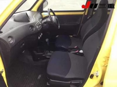 Daihatsu Esse