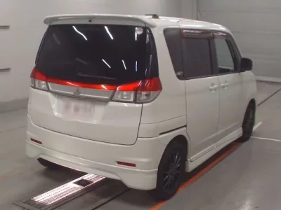 Mitsubishi DELICA D2