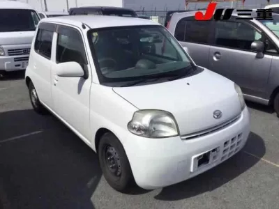 Daihatsu Esse