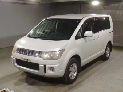 Mitsubishi DELICA D5