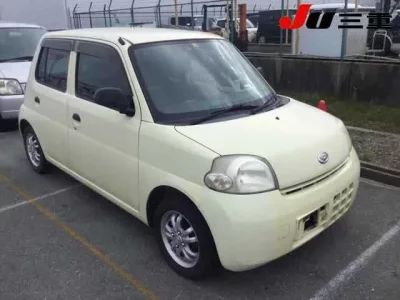Daihatsu Esse