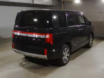 Mitsubishi DELICA D5