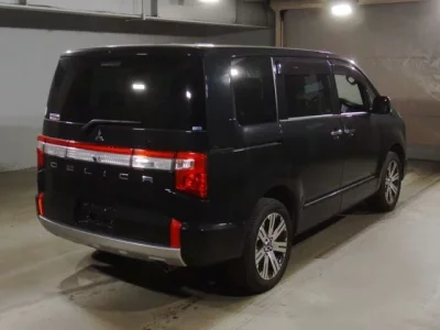 Mitsubishi DELICA D5