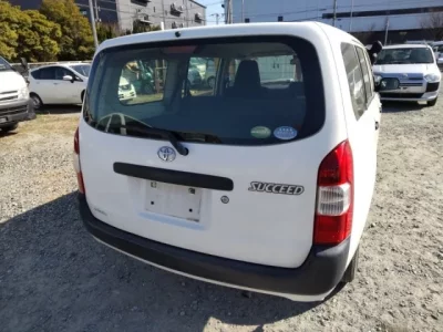 Toyota SUCCEED