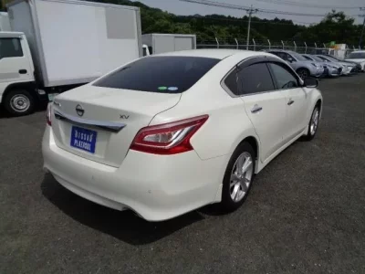 Nissan TEANA